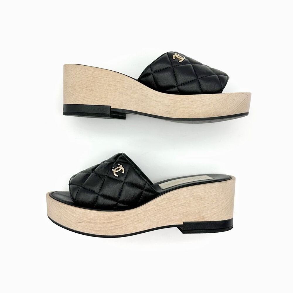 CHANEL Black Quilted Leather Platform Slide CC Sandals Size 38 Open Toe Mules - Picture 3 of 12